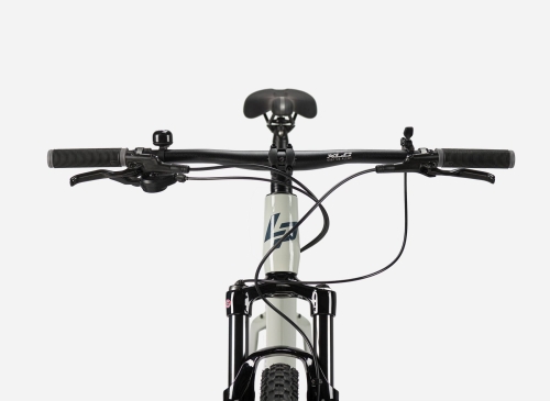 Edge 7.9 - View (4)_2048x2048.jpg