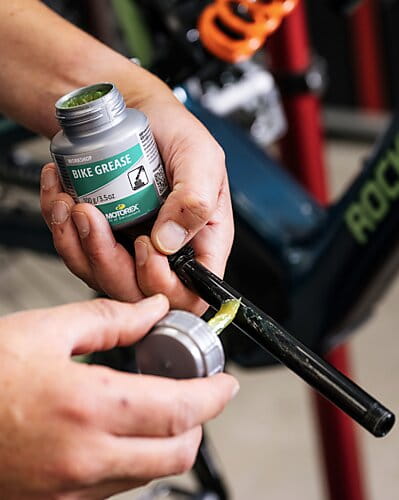 BIKE_GREASE_100g 1.jpg