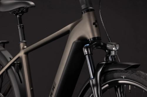 cube-touring-hybrid-pro-800-metallic-black-10.jpg