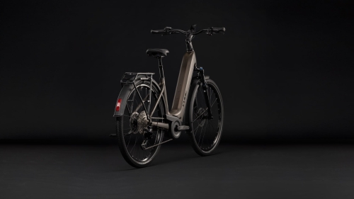 cube-touring-hybrid-pro-easy-entry-800-metallic-black-2.jpg