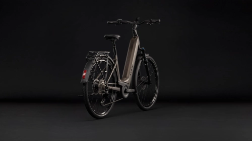 cube-touring-hybrid-pro-easy-entry-800-metallic-black-2.jpg